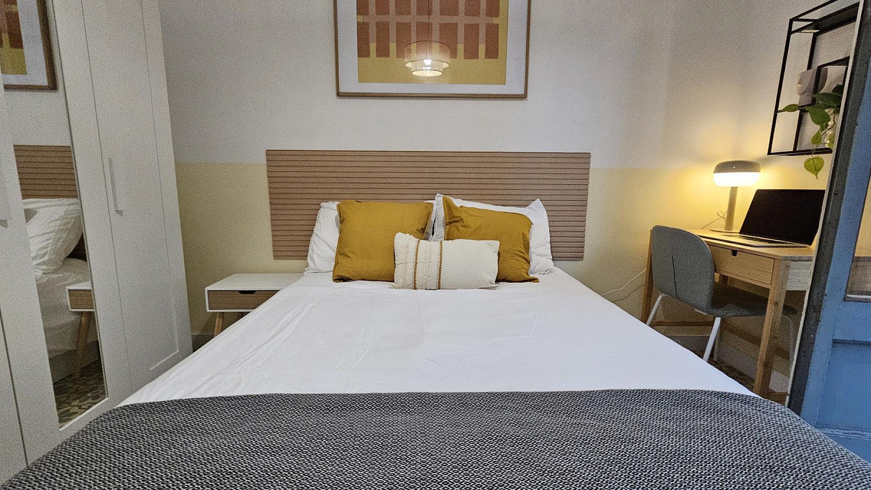  Room 1  -  Modern Shared Apartment in Vibrant Sant Antoni, Barcelona - Ideal for Urban Living  - Gallery -  35