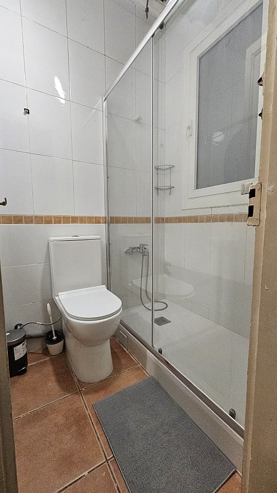  Room 1  -  Modern Shared Apartment in Vibrant Sant Antoni, Barcelona - Ideal for Urban Living  - Gallery -  62