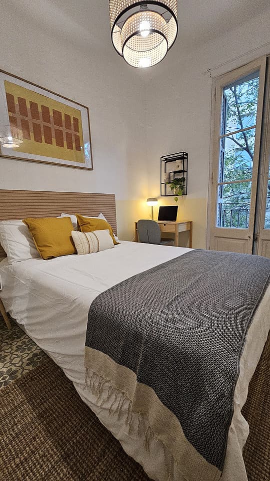 Room 1 - Modern Shared Apartment in Vibrant Sant Antoni, Barcelona - Ideal for Urban Living - Gallery - 54