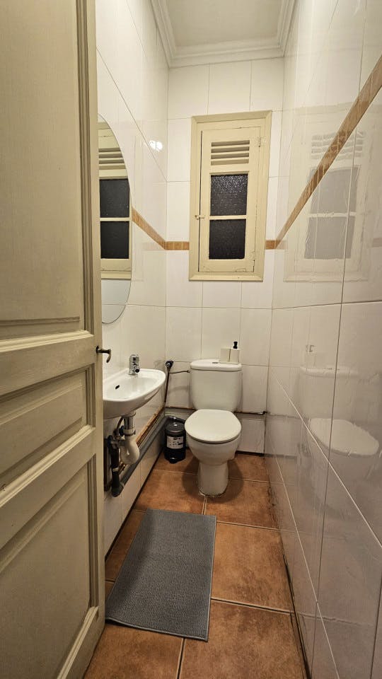 Room 1 - Modern Shared Apartment in Vibrant Sant Antoni, Barcelona - Ideal for Urban Living - Gallery - 13