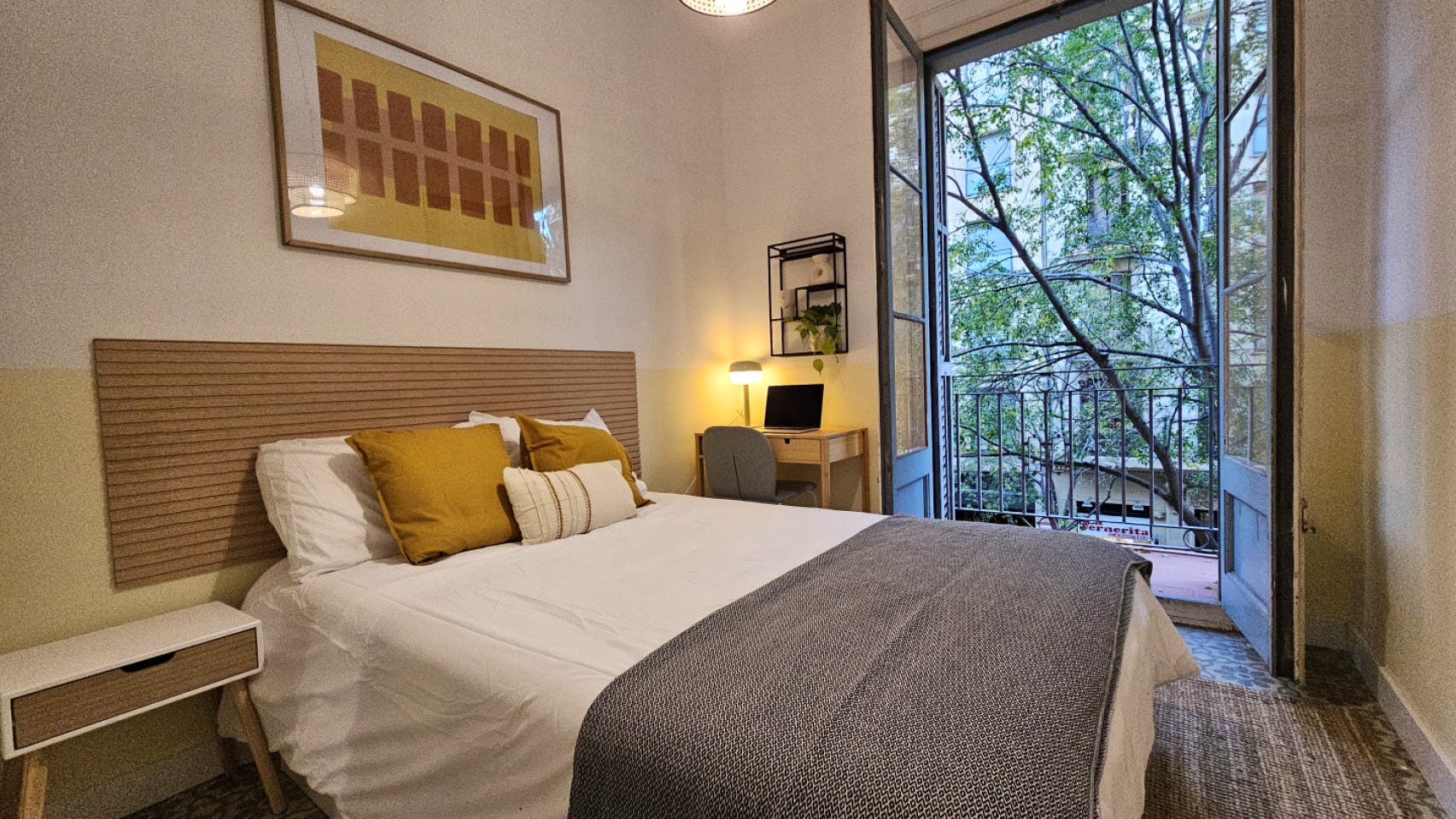  Room 1  -  Modern Shared Apartment in Vibrant Sant Antoni, Barcelona - Ideal for Urban Living  - Gallery -  7