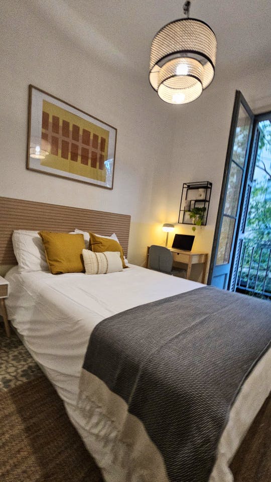 Room 1 - Modern Shared Apartment in Vibrant Sant Antoni, Barcelona - Ideal for Urban Living - Gallery - 10