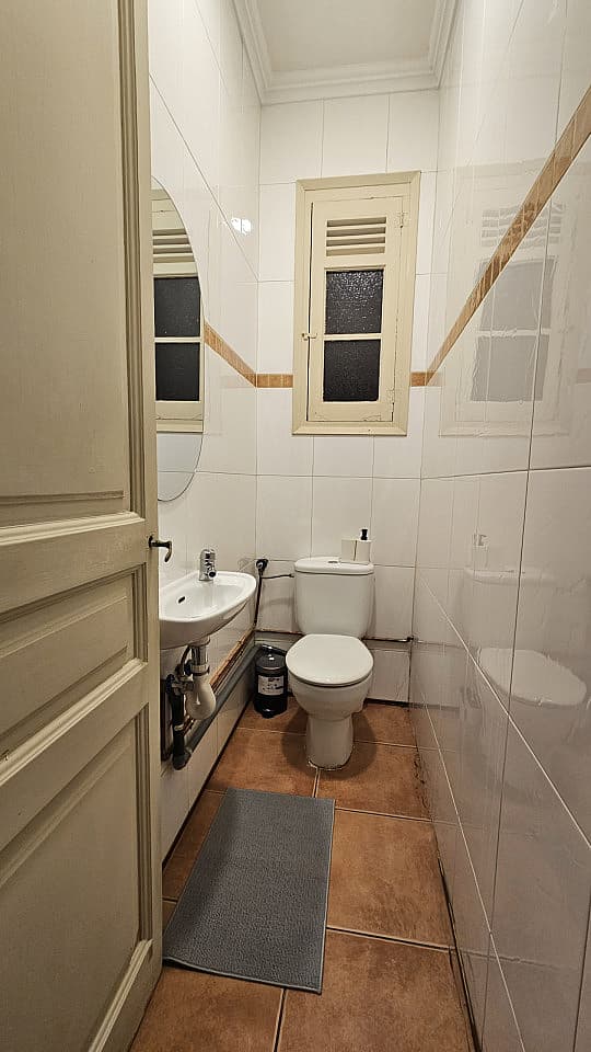  Room 1  -  Modern Shared Apartment in Vibrant Sant Antoni, Barcelona - Ideal for Urban Living  - Gallery -  45