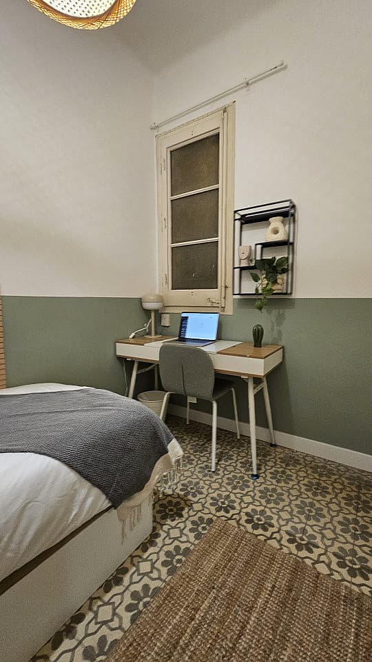 Room 3 - Modern Shared Apartment in Vibrant Sant Antoni, Barcelona - Ideal for Urban Living - Gallery - 33