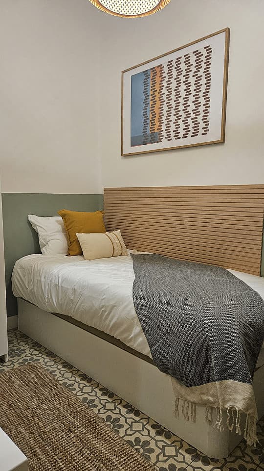 Room 3 - Modern Shared Apartment in Vibrant Sant Antoni, Barcelona - Ideal for Urban Living - Gallery - 49