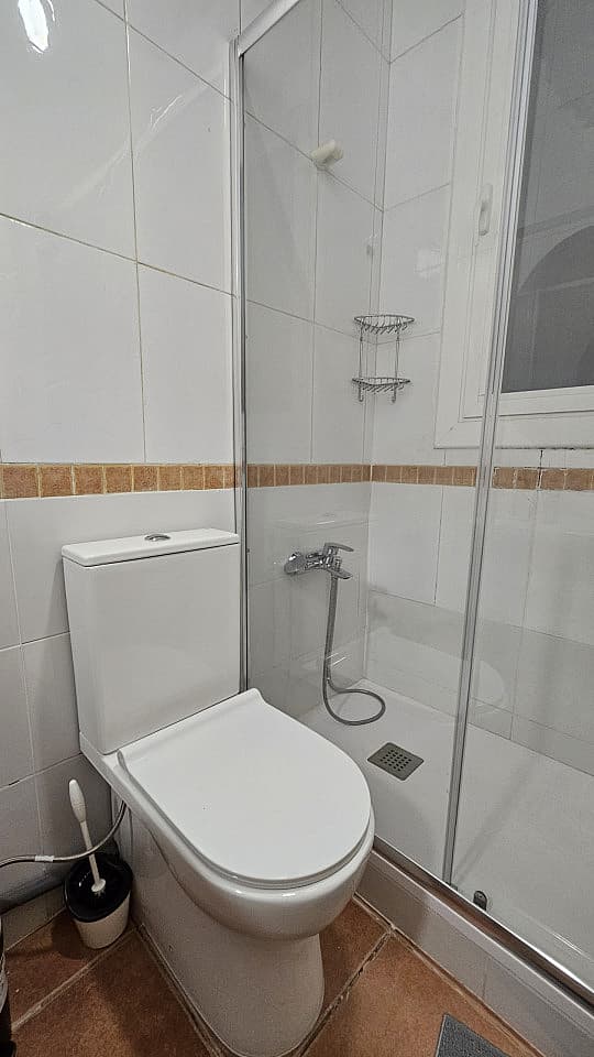 Room 3 - Modern Shared Apartment in Vibrant Sant Antoni, Barcelona - Ideal for Urban Living - Gallery - 60