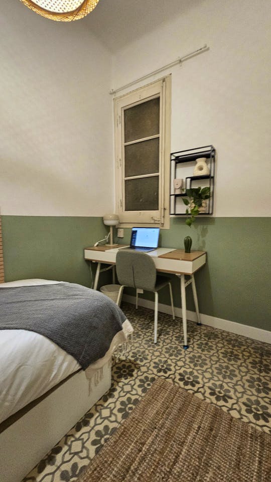  Room 3  -  Modern Shared Apartment in Vibrant Sant Antoni, Barcelona - Ideal for Urban Living  - Gallery -  3