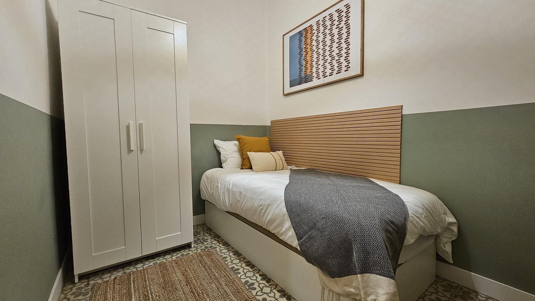 Room 3 - Modern Shared Apartment in Vibrant Sant Antoni, Barcelona - Ideal for Urban Living - Gallery - 16