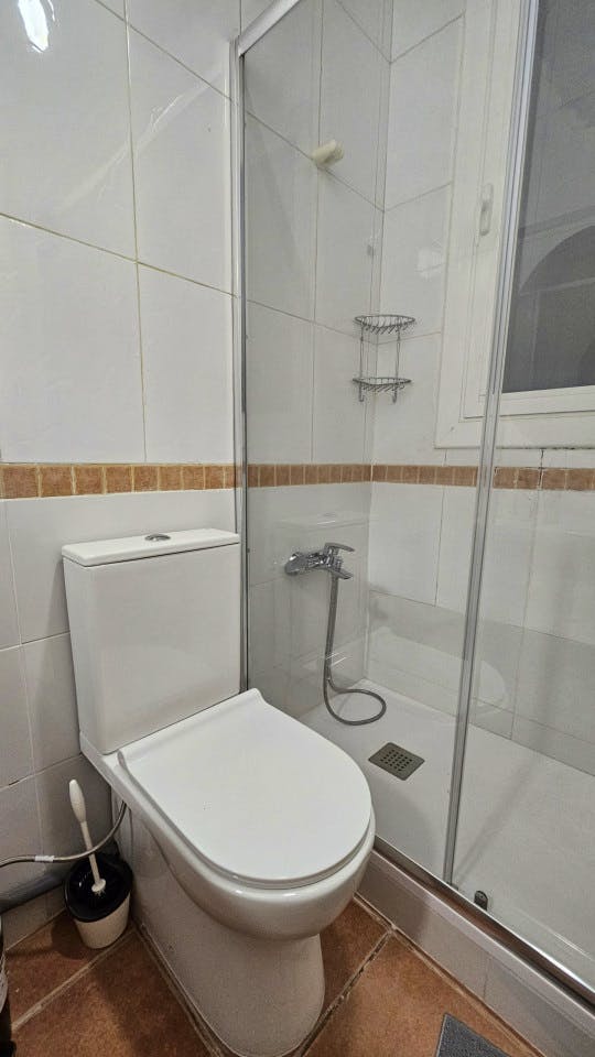 Room 3 - Modern Shared Apartment in Vibrant Sant Antoni, Barcelona - Ideal for Urban Living - Gallery - 15