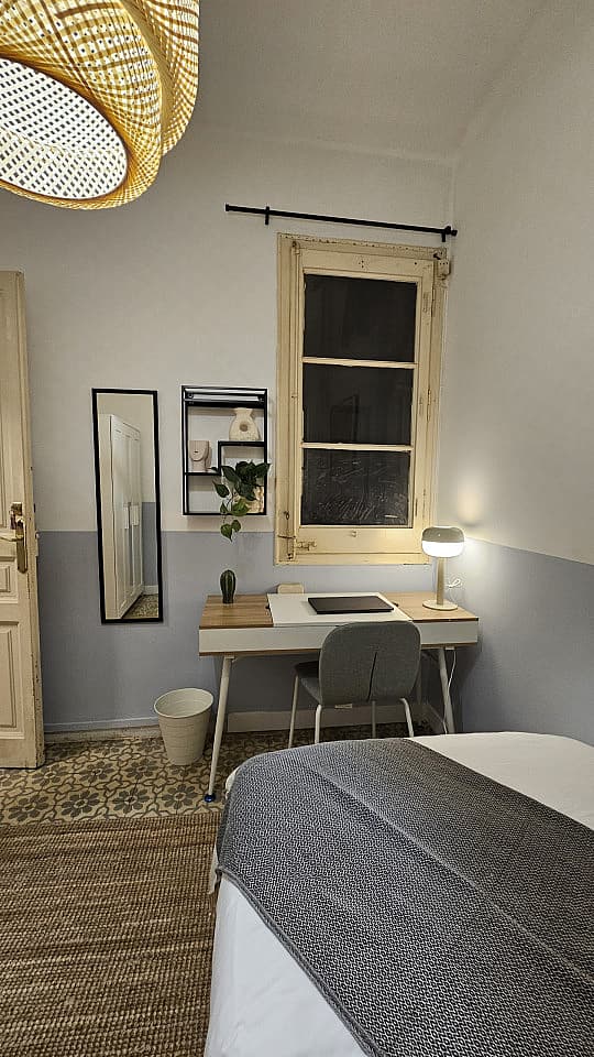 Room 4  -  Modern Shared Apartment in Vibrant Sant Antoni, Barcelona - Ideal for Urban Living  - Gallery -  18