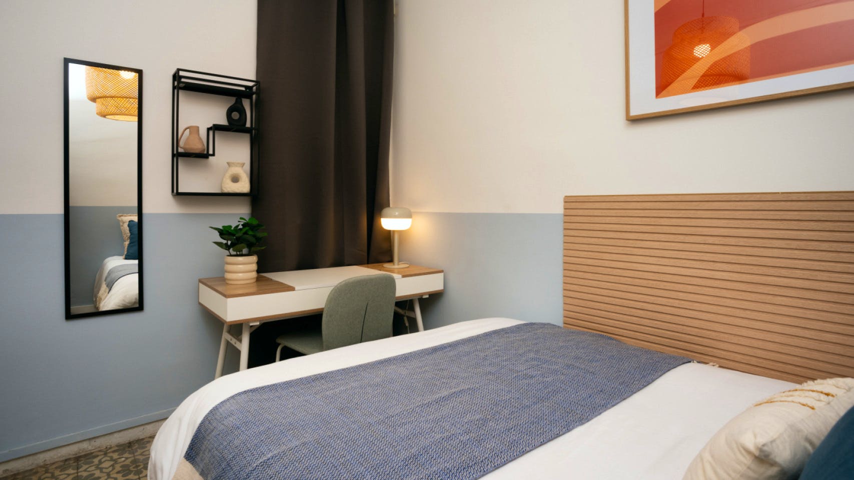 Room 4 - Modern Shared Apartment in Vibrant Sant Antoni, Barcelona - Ideal for Urban Living - Gallery - 4