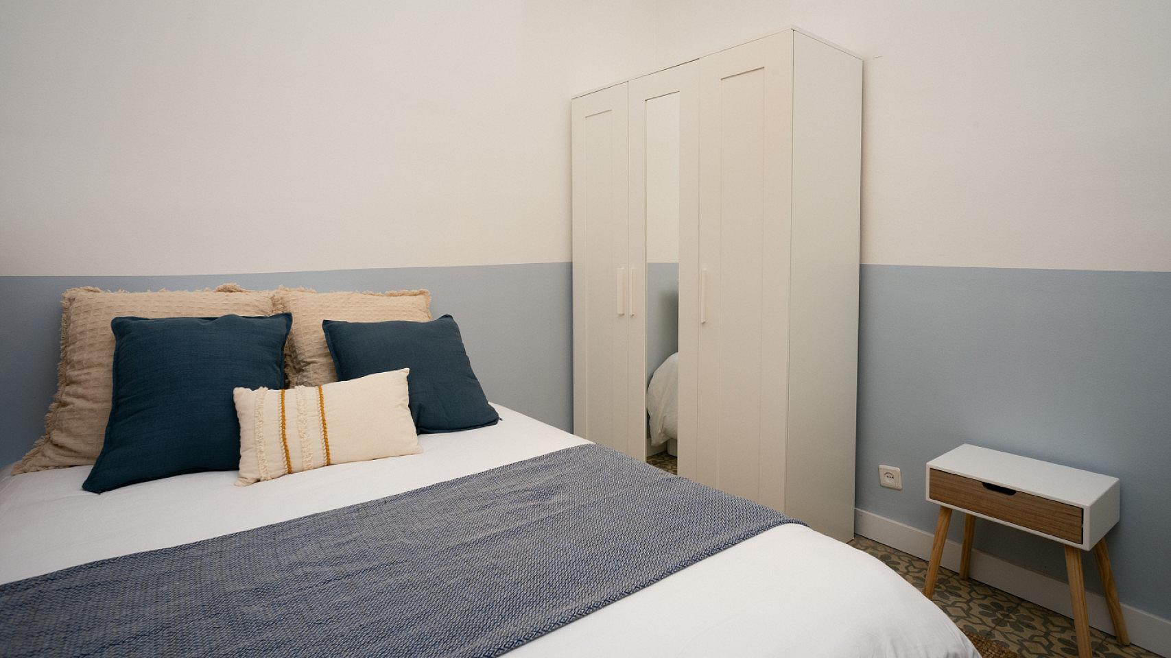 Room 4 - Modern Shared Apartment in Vibrant Sant Antoni, Barcelona - Ideal for Urban Living - Gallery - 29