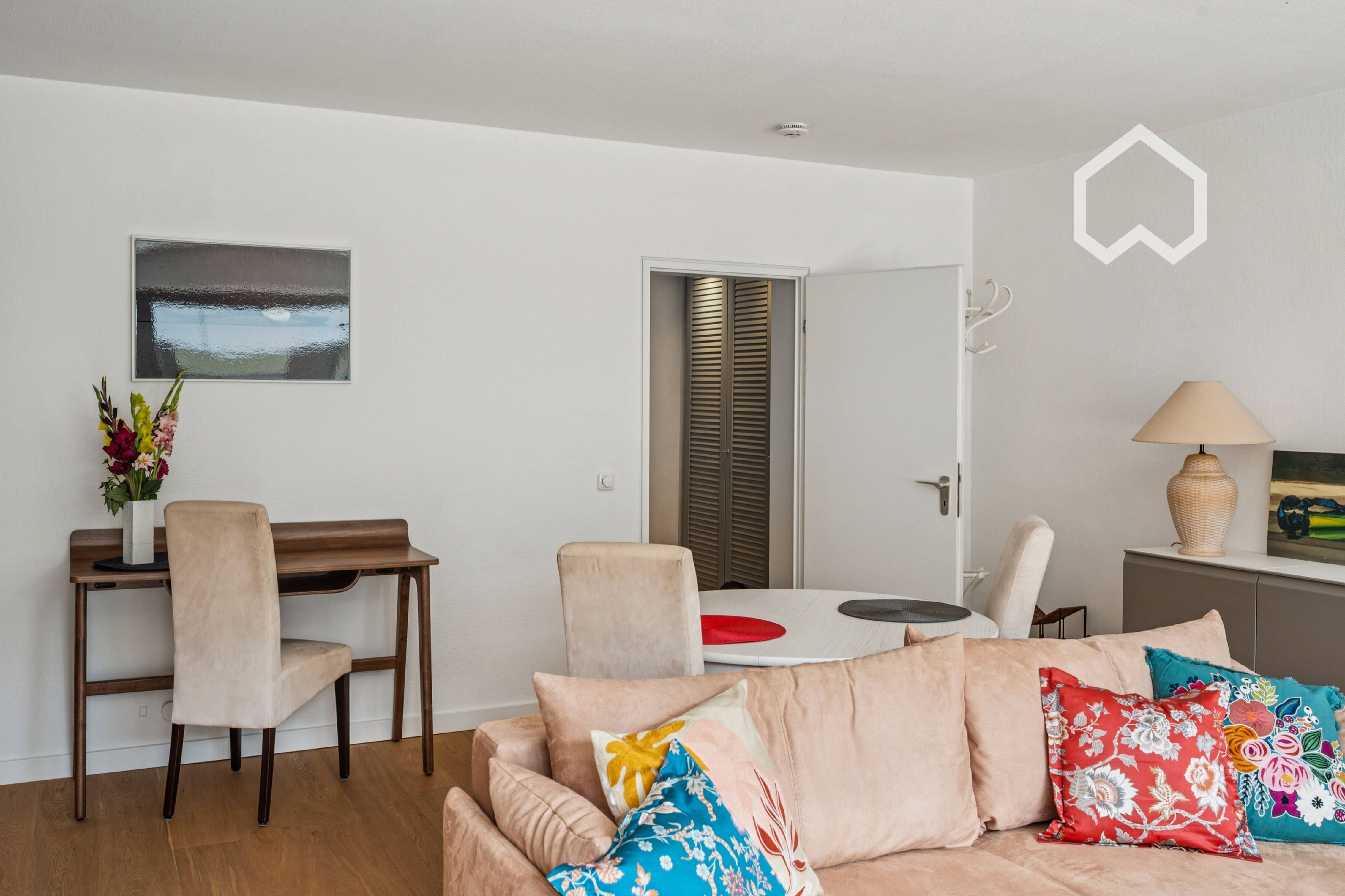  Bright Studio Apartment With South-Facing Balcony In Exclusive Herzogpark – Quiet And Close To The C  -  Bright Studio Apartment with South-Facing Balcony in Exclusive Herzogpark – Quiet and Close to the City Center  - Gallery -  9