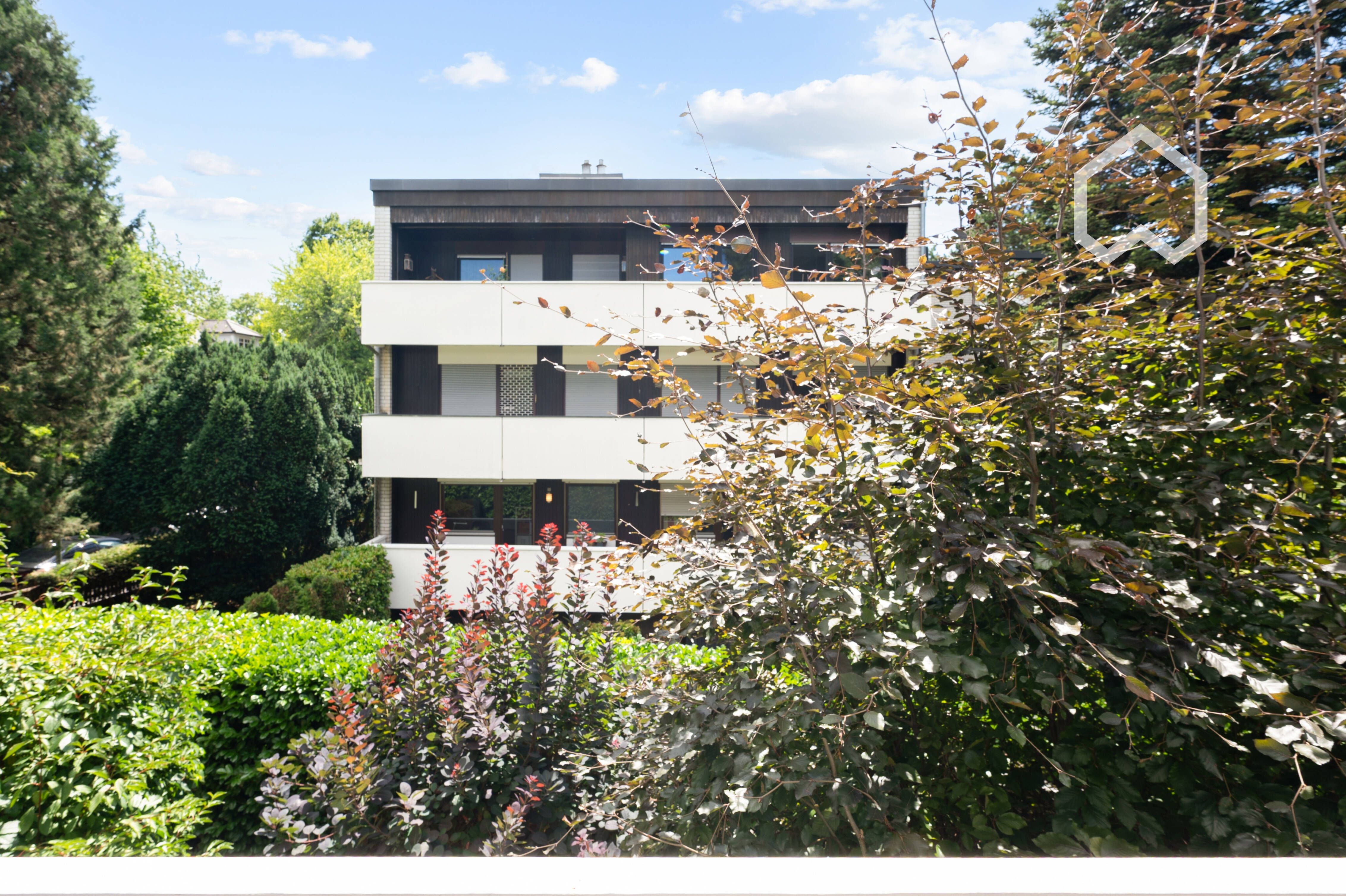  Bright Studio Apartment With South-Facing Balcony In Exclusive Herzogpark – Quiet And Close To The C  -  Bright Studio Apartment with South-Facing Balcony in Exclusive Herzogpark – Quiet and Close to the City Center  - Gallery -  1