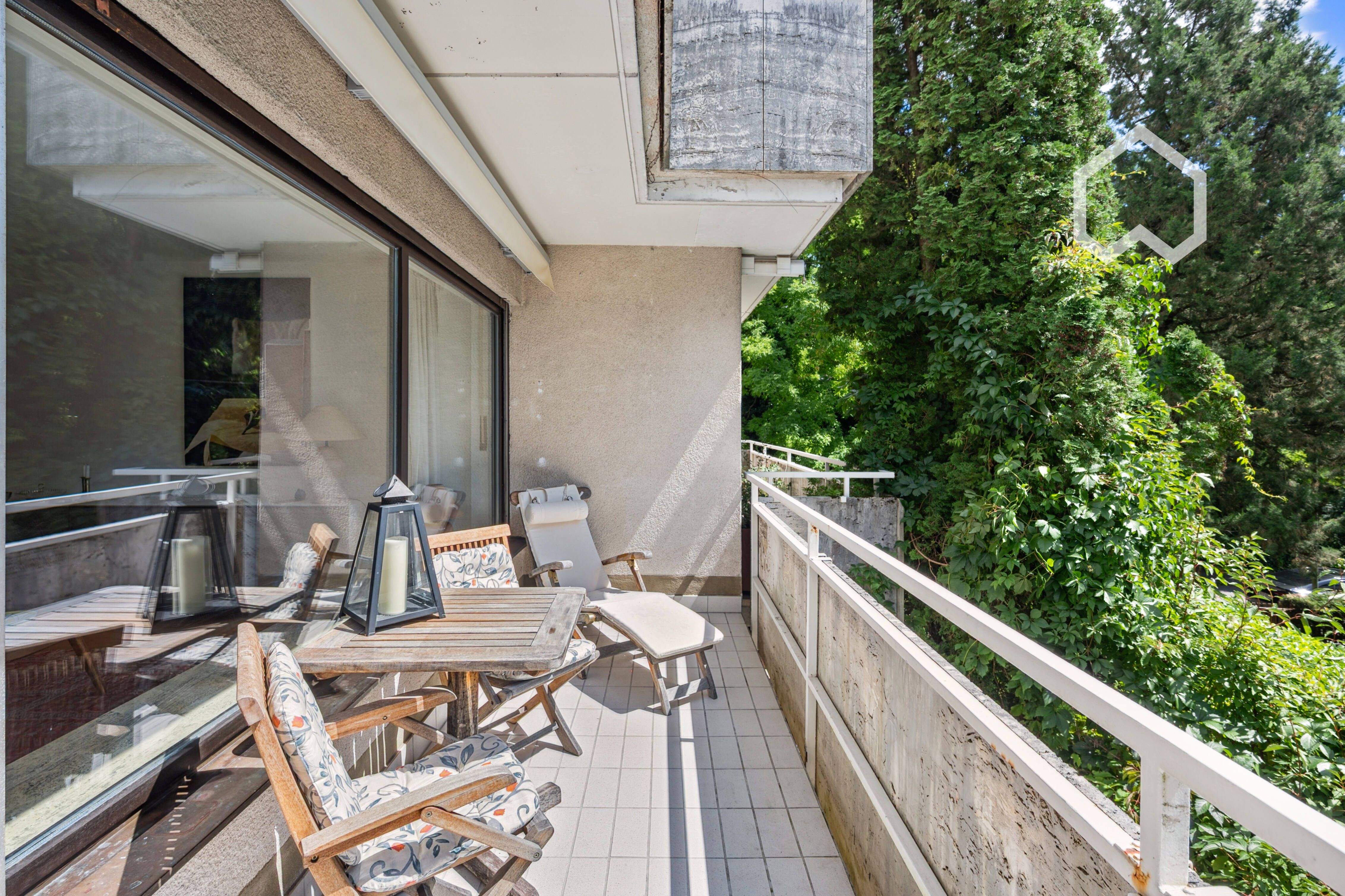  Bright Studio Apartment With South-Facing Balcony In Exclusive Herzogpark – Quiet And Close To The C  -  Bright Studio Apartment with South-Facing Balcony in Exclusive Herzogpark – Quiet and Close to the City Center  - Gallery -  2