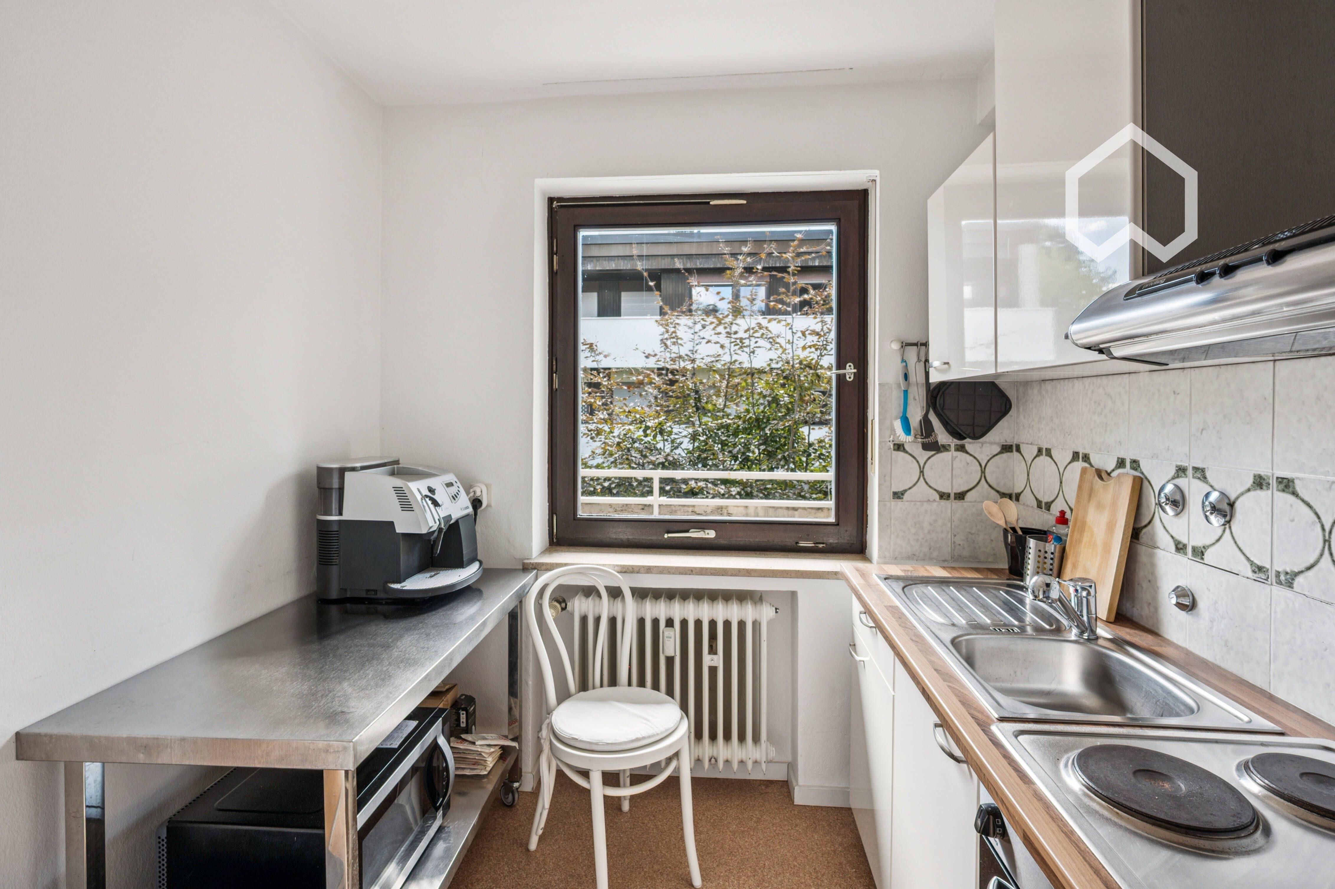  Bright Studio Apartment With South-Facing Balcony In Exclusive Herzogpark – Quiet And Close To The C  -  Bright Studio Apartment with South-Facing Balcony in Exclusive Herzogpark – Quiet and Close to the City Center  - Gallery -  5