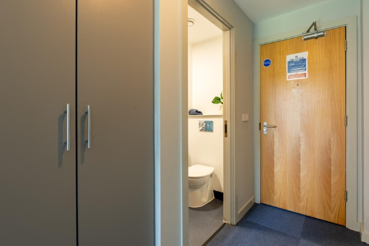 Classic En-Suite - 10