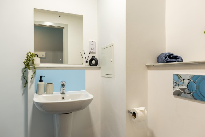 Silver En-Suite - 16