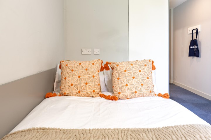 Silver En-Suite - 8