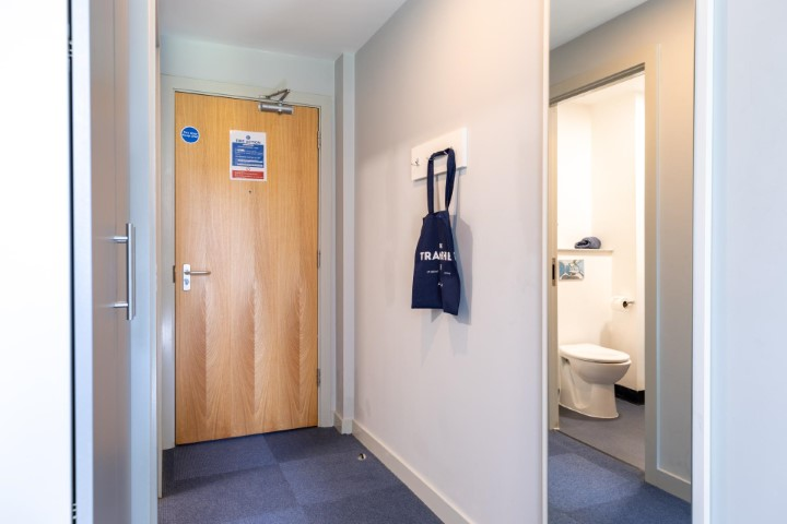 Silver En-Suite - 13