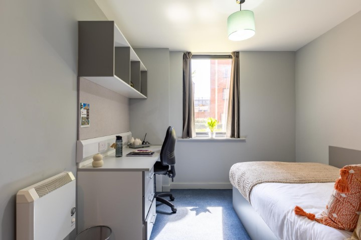 Silver En-Suite - 5