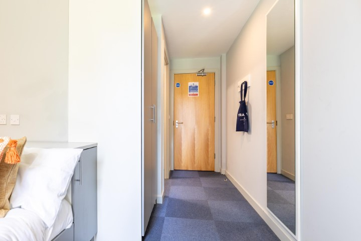Silver En-Suite - 12