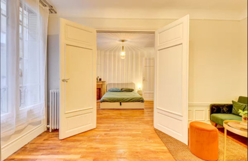 Eiffel Tower Apartment