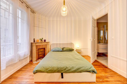 Eiffel Tower Apartment