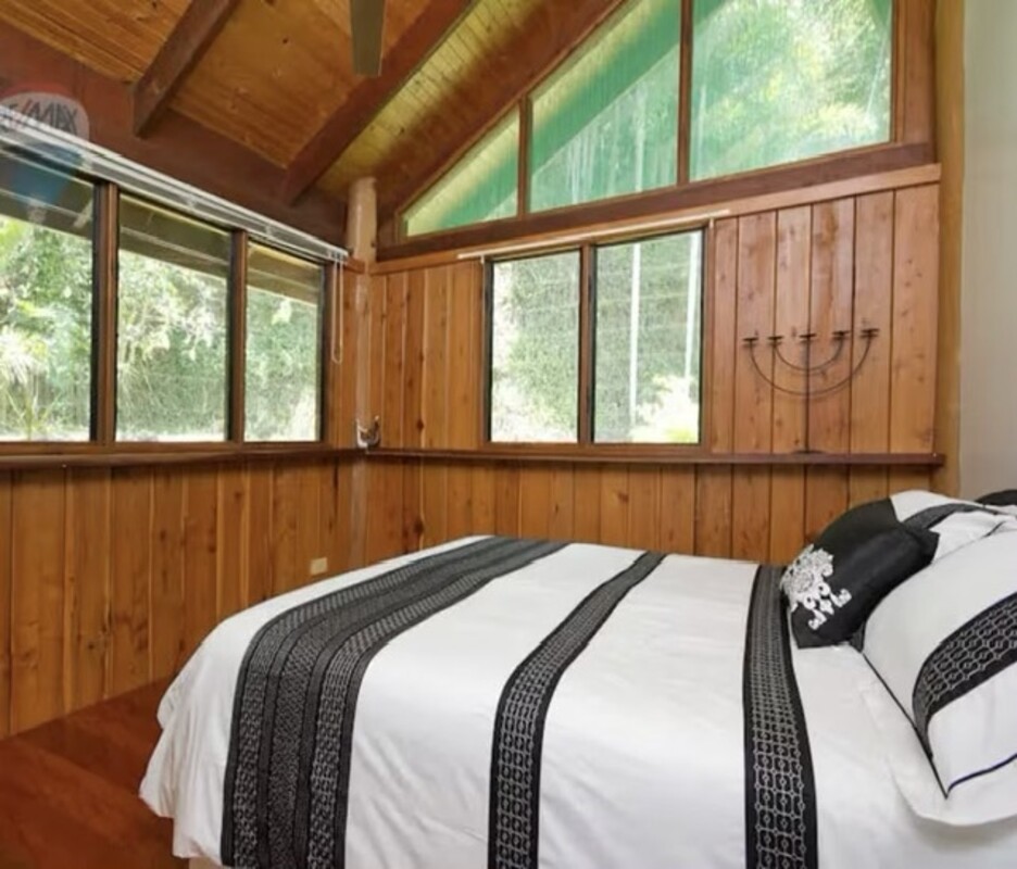  Room 2(Single Bed)  -  Timber Tops at Smithfield Heights  - Gallery -  1