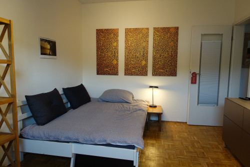 Quiet ground floor apartment with terrace and garden view