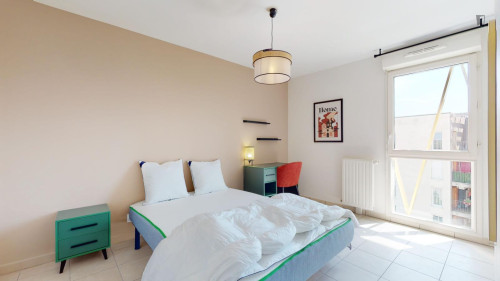 Dashing double bedroom in Ginko