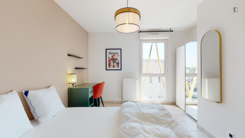 Dashing double bedroom in Ginko