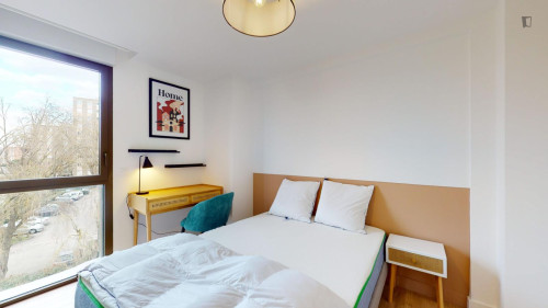 Inviting double bedroom in Gare St Jean