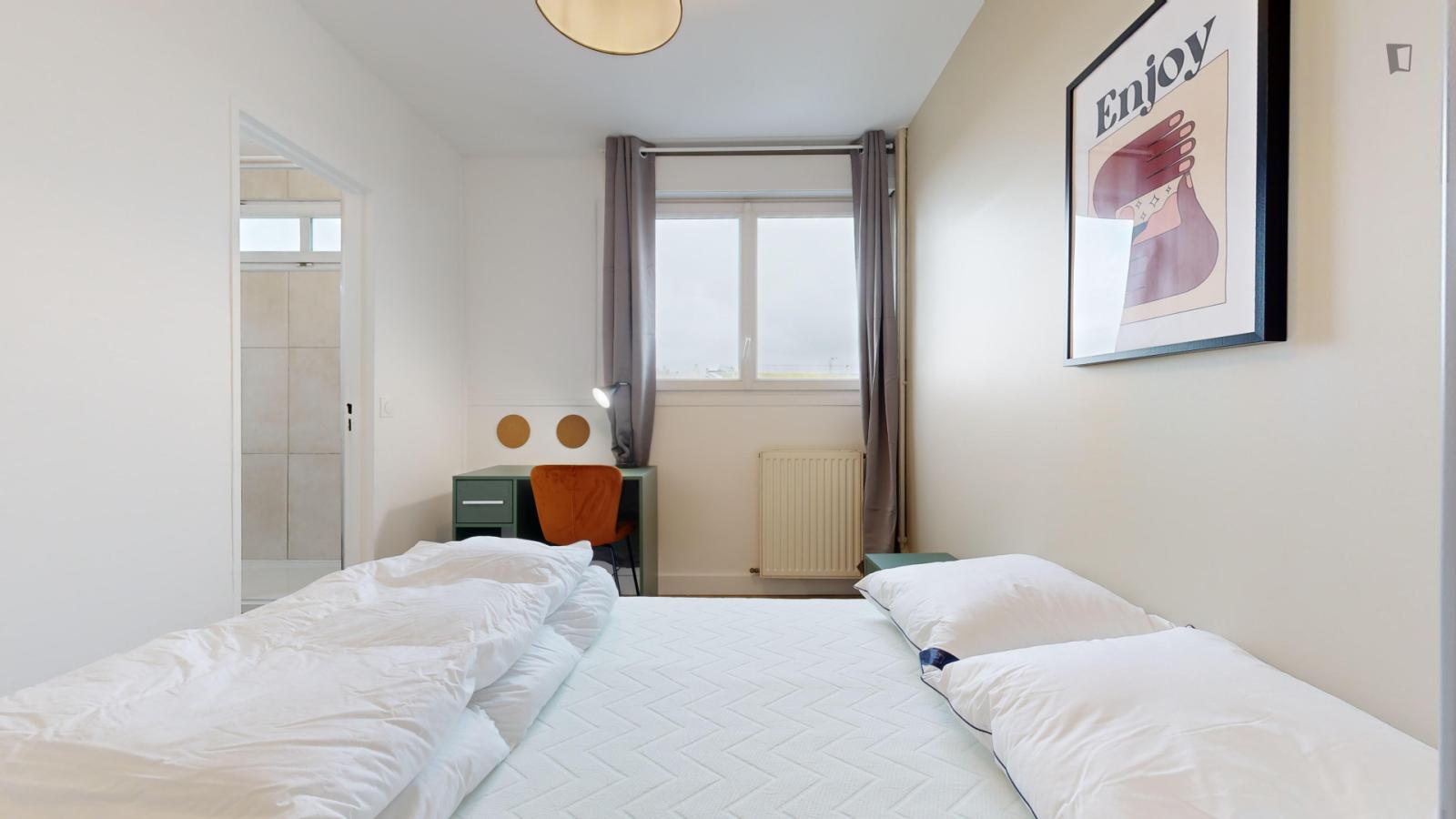 Cosy Double Bedroom Near Pont De Bezons Tram Station - Cosy double bedroom near Pont de Bezons tram station - Gallery - 1