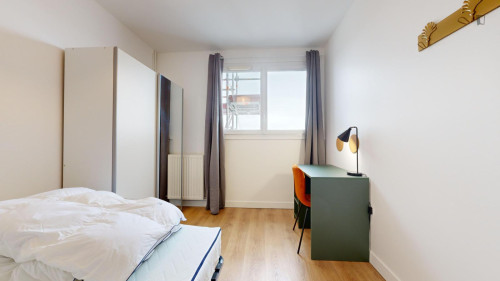 Pleasant double bedroom near Pont de Bezons tram station
