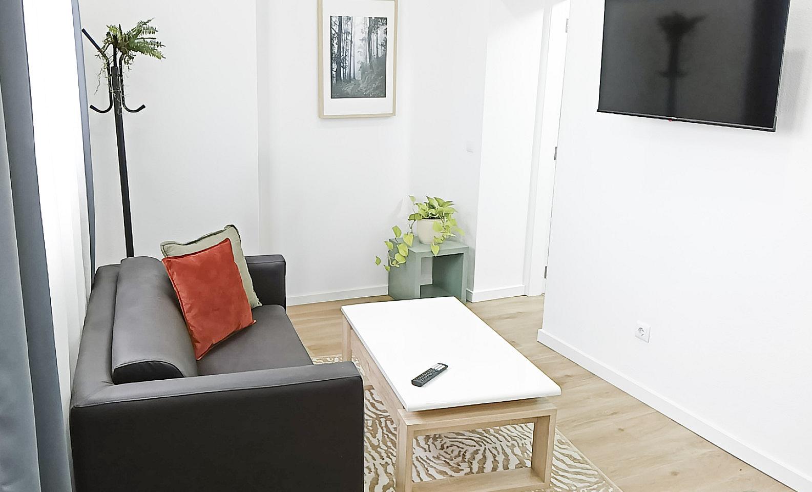 Deluxe Studio With Separate Kitchen - 6