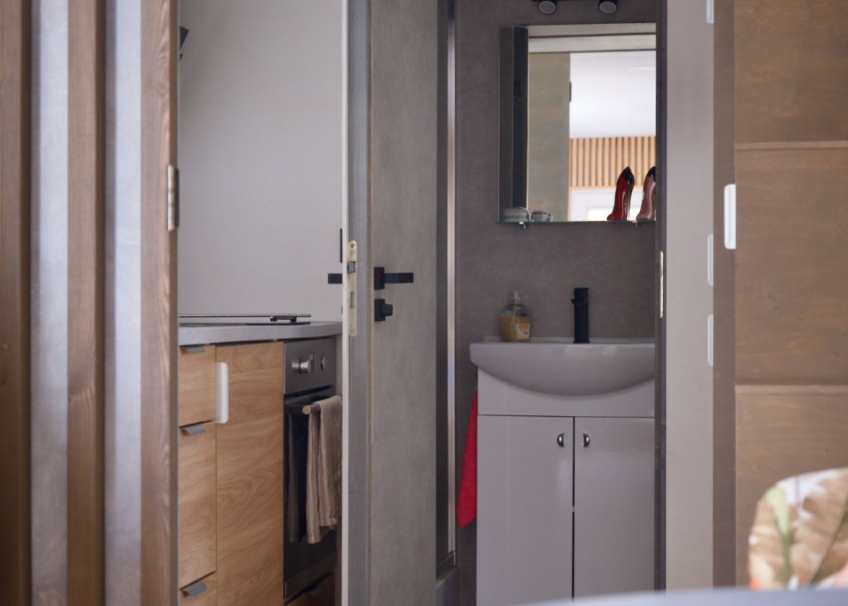 Lovely and nice tiny house with garden view