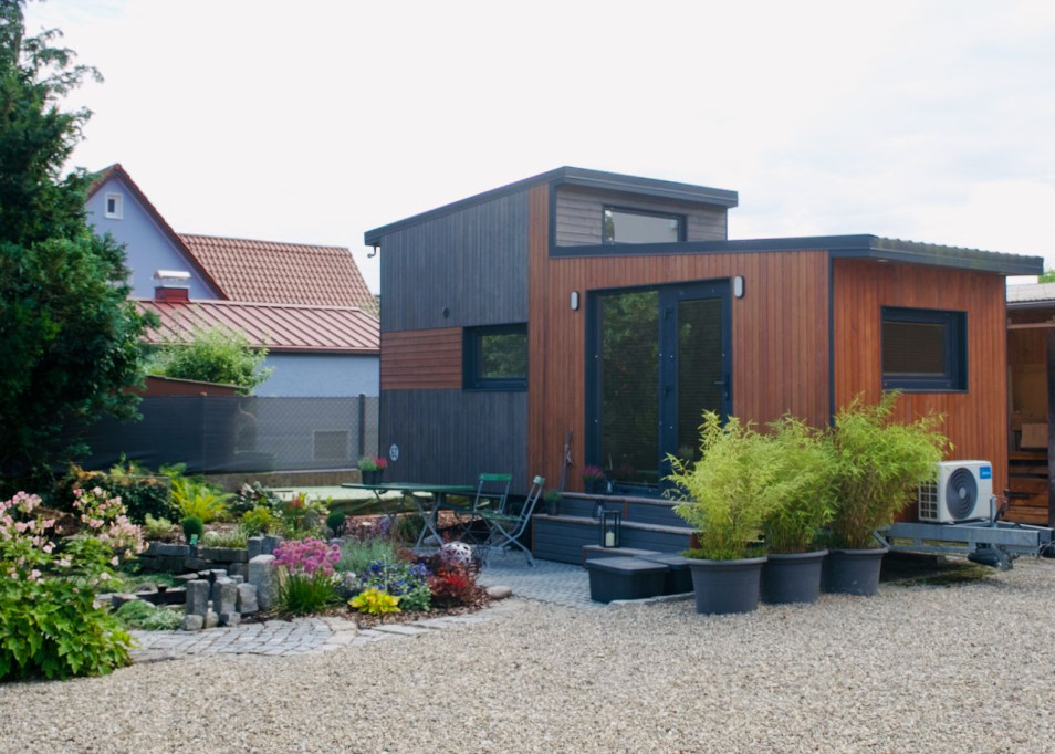 Lovely and nice tiny house with garden view