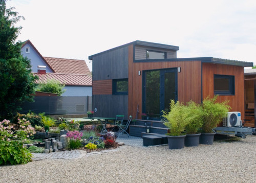 Lovely and nice tiny house with garden view