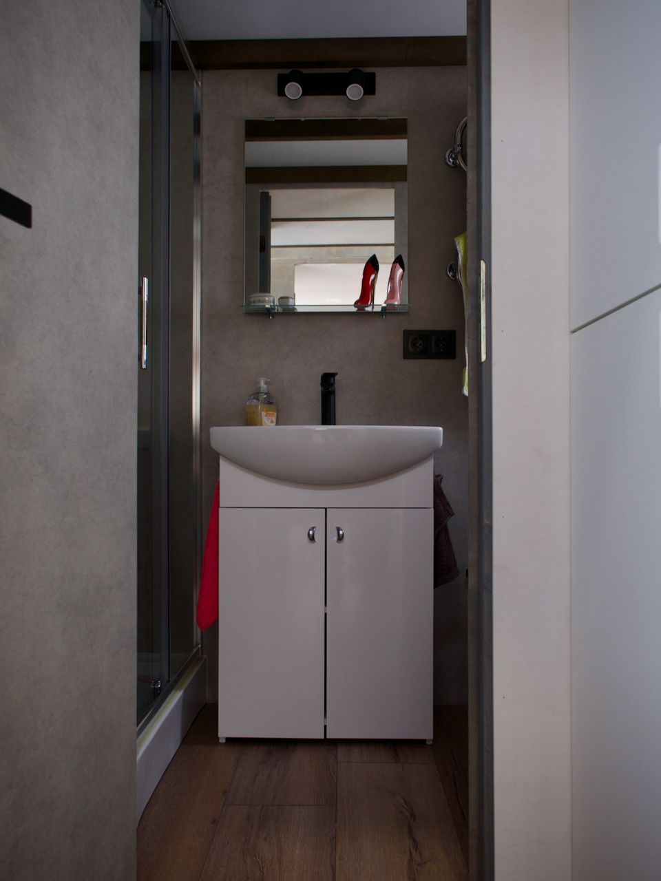  Lovely And Nice Tiny House With Garden View  -  Lovely and nice tiny house with garden view  - Gallery -  11