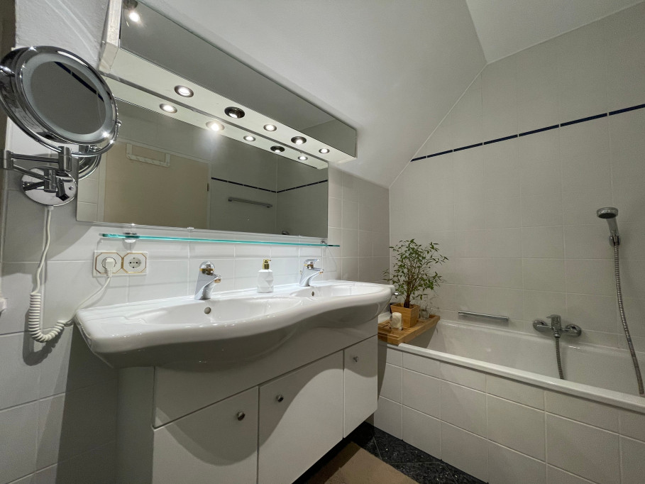 High quality furnished apartment in the center of Starnberg - 3 minutes walk from the lake and the train station