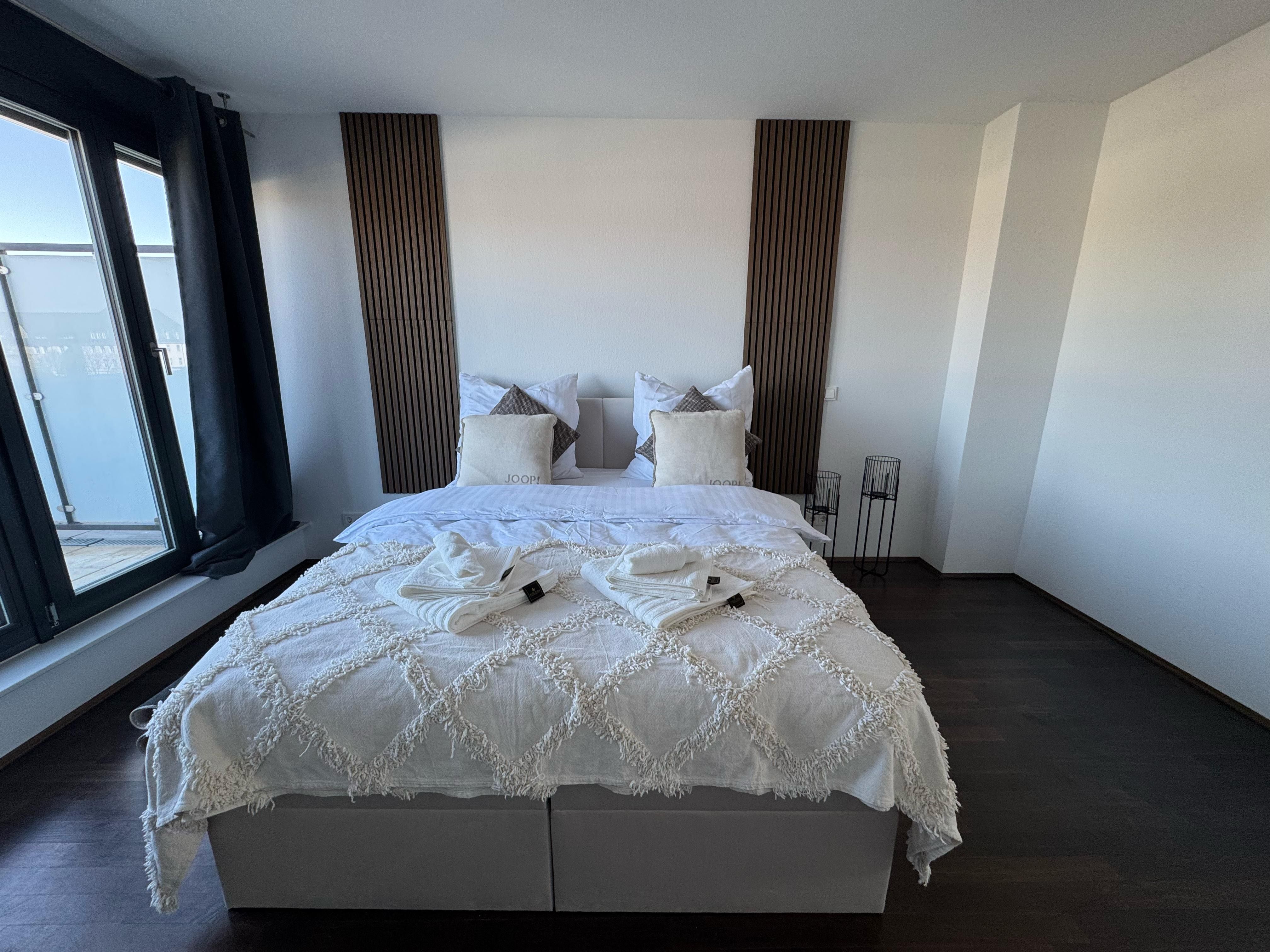  Luxurious, Fully Equipped 120 M² Penthouse With 360° Panoramic Views, Manhattan Feel, Near Frankfurt  -  Luxurious, fully equipped 120 m² penthouse with 360° panoramic views, Manhattan feel, near Frankfurt.  - Gallery -  10