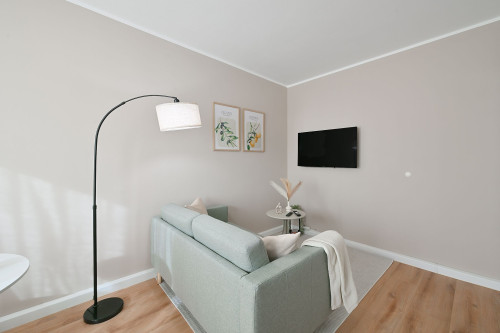 Renovated City Apartment with Dedicated Workspace - Gallery - 14