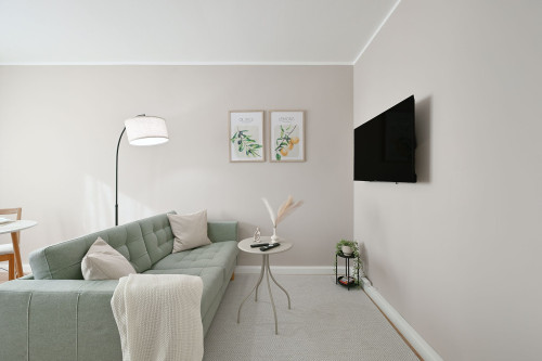 Renovated City Apartment with Dedicated Workspace - Gallery - 15
