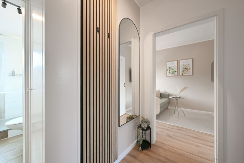 Renovated City Apartment with Dedicated Workspace - Gallery - 19