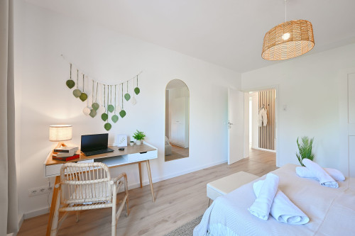 Renovated City Apartment with Dedicated Workspace