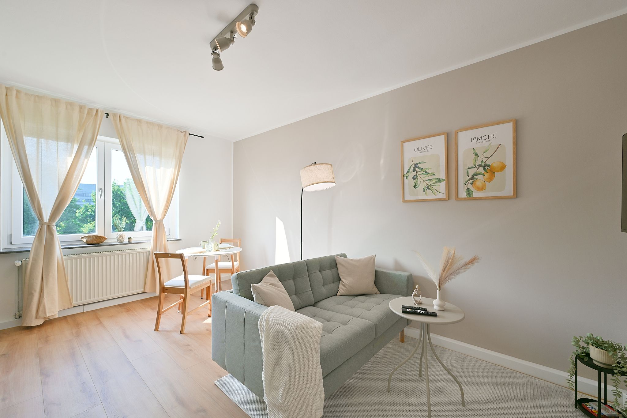 Renovated City Apartment With Dedicated Workspace - Renovated City Apartment with Dedicated Workspace - Gallery - 9
