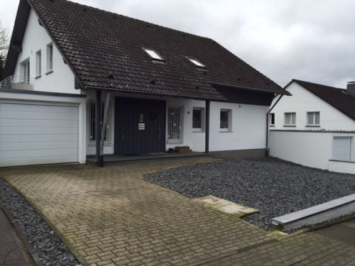 Geschmackvolle & moderne Wohnung im Grünen