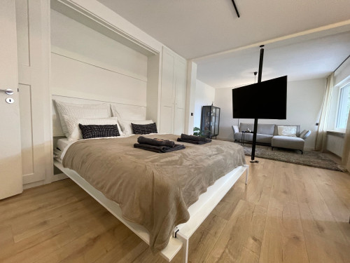 Spacious, modern living with Lake Constanze view