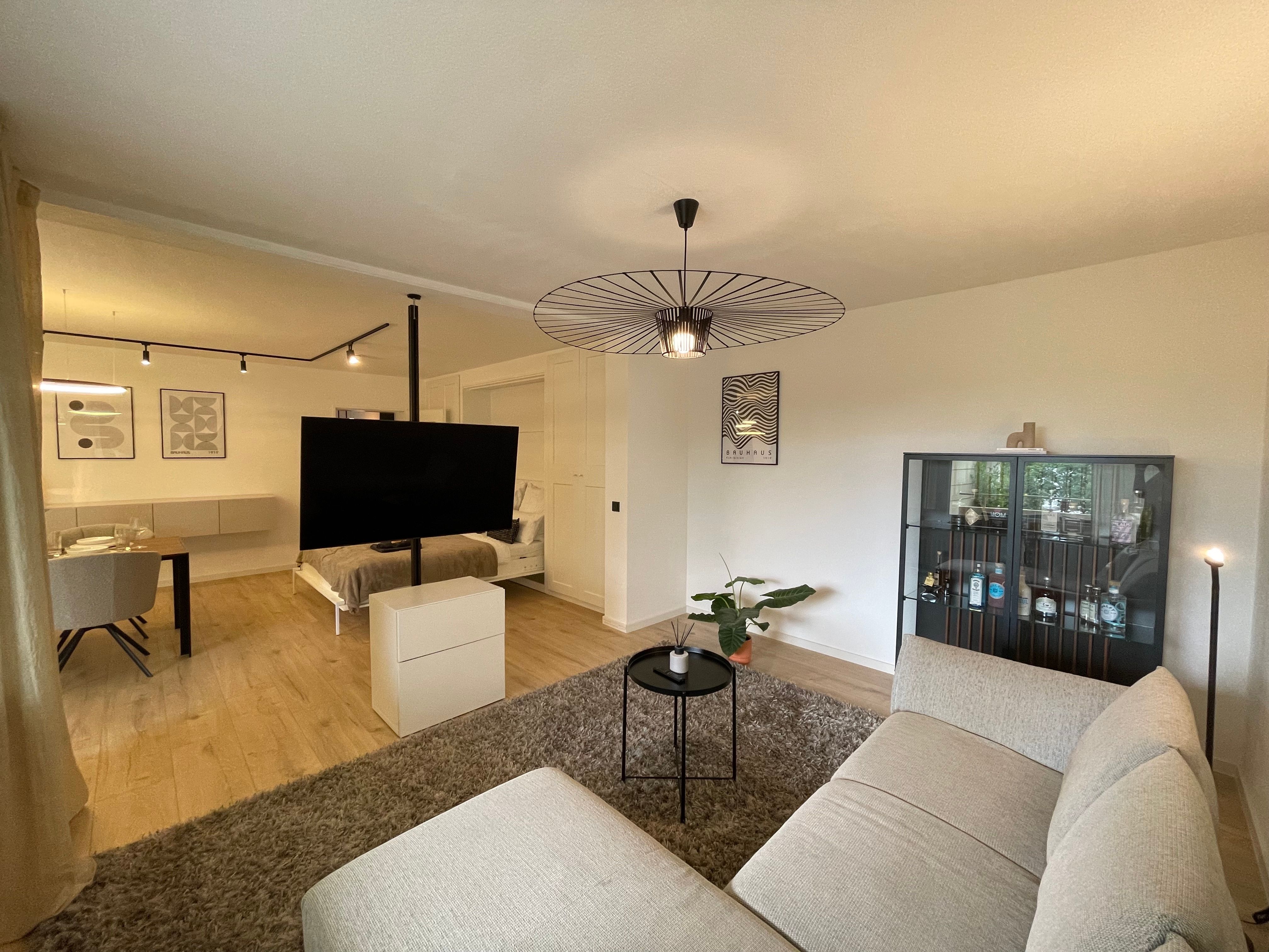 Spacious, Modern Living With Lake Constanze View - 21